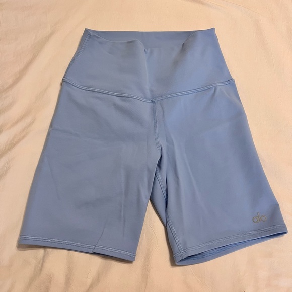 Alo Yoga Biker Shorts - Picture 2 of 5